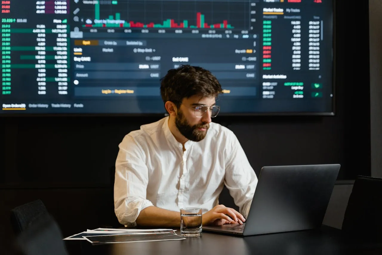 Schroders advierte: vender en momentos de tensión geopolítica puede ser "un error costoso"