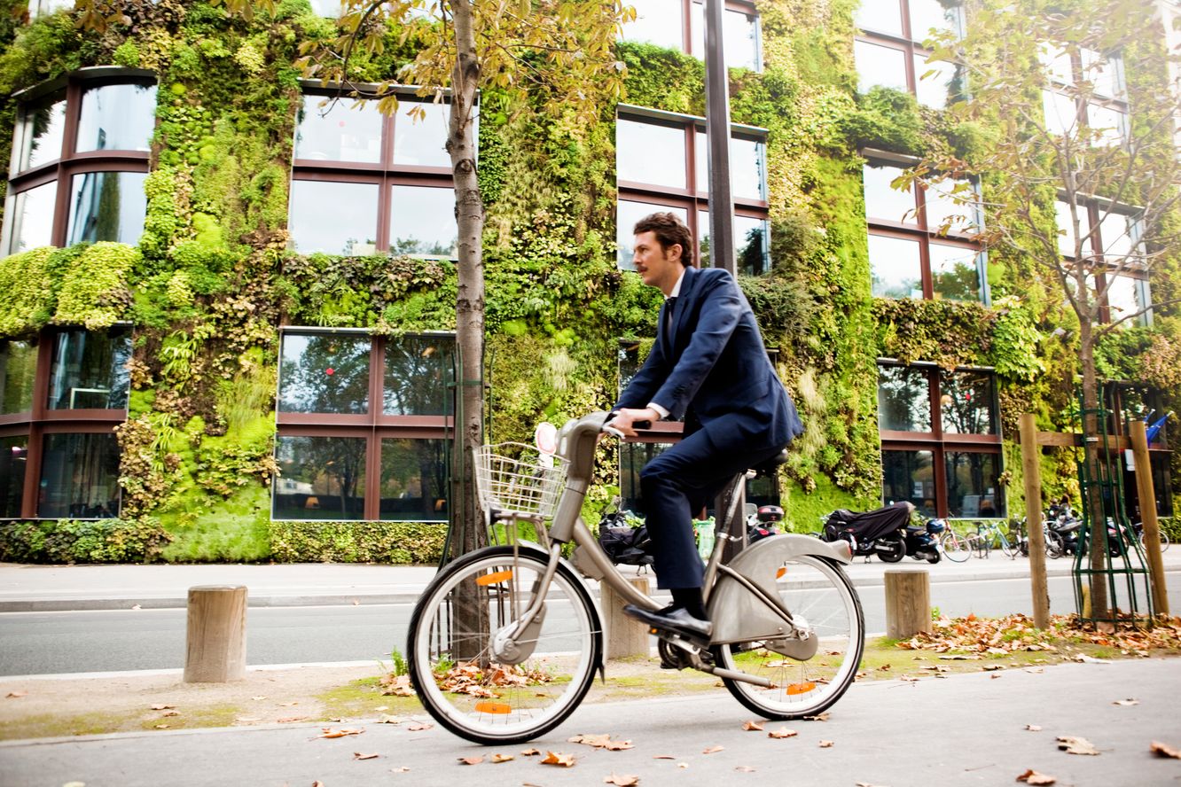 Smart city inversion ESG imagen bici en la ciudad
