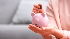 Solo el 12% de los hogares españoles ahorra o invierte, pero el 33% se siente "financieramente estable"