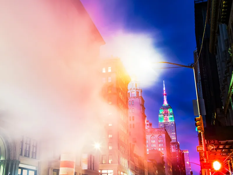 Señales contradictorias: por qué el Banco de Inglaterra está dispuesto a bajar los tipos, mientras que la Fed podría tener que esperar