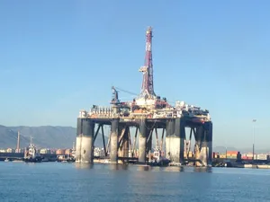 La AIE liberará 400 millones de barriles de las reservas de petróleo, la mayor intervención de su historia