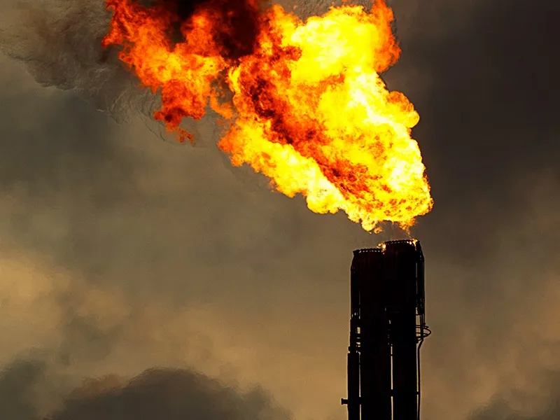 Petróleo a 100 dólares. Impacto y posibles respuestas