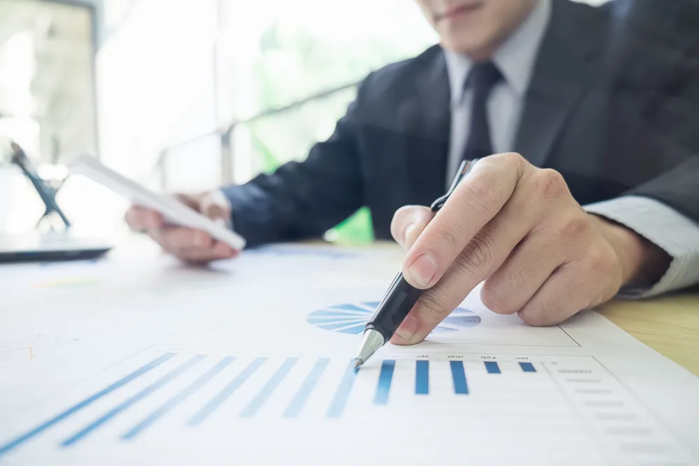 inversores_asesores_encuesta_natixis_finect