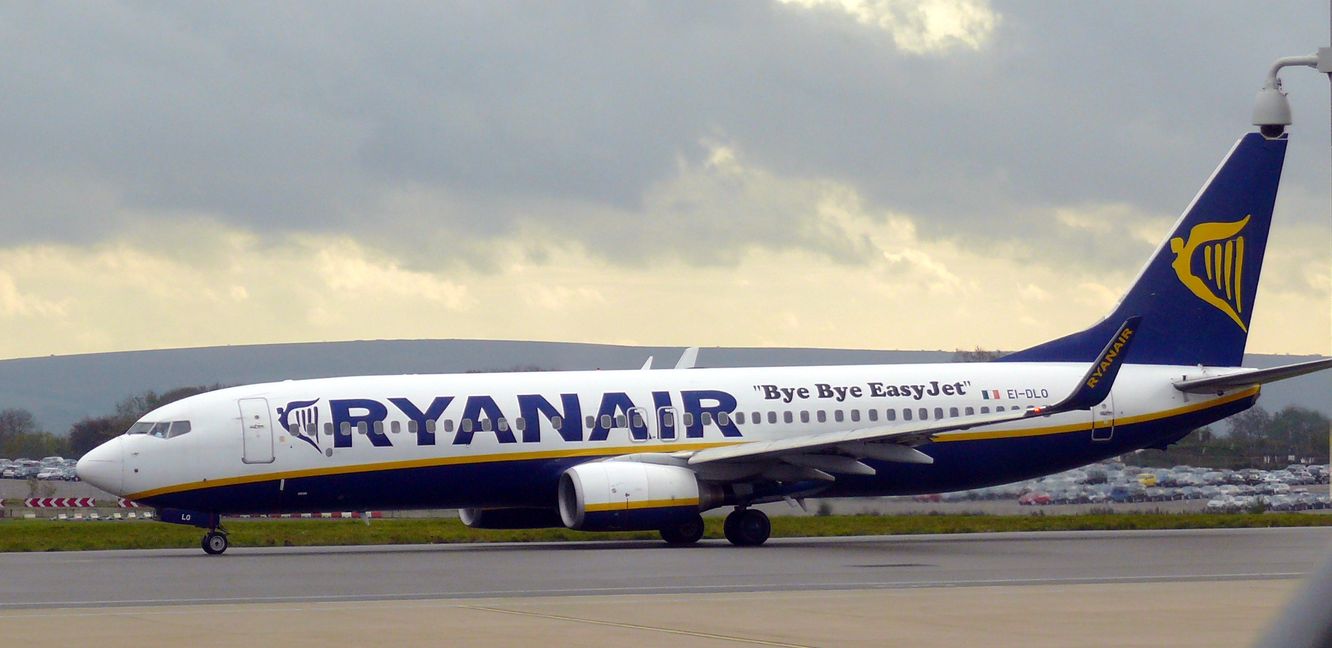Ryanair anuncia su primer dividendo ordinario y sube en Bolsa