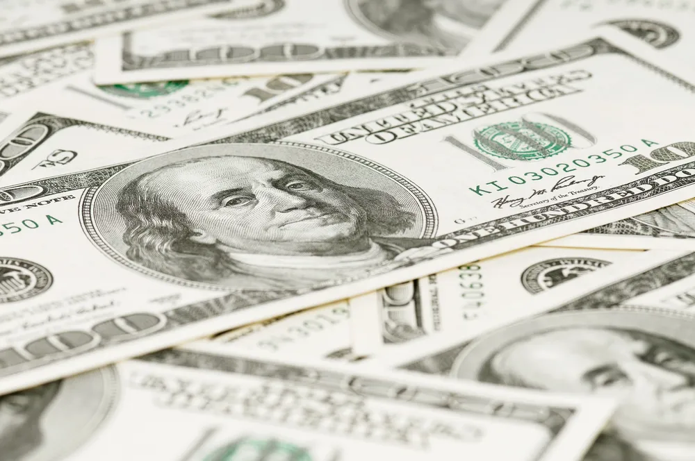 La Fed mantiene los tipos y refuerza su estrategia de espera mientras crece el foco político