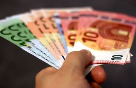 ¿Cómo ganar 1.000 euros en un año con un depósito? Averigua cuánto debes invertir