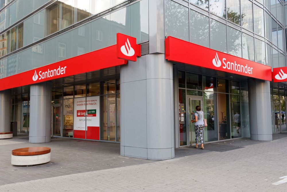 Santander prorroga la bonificación de 400 euros por domiciliar la nómina hasta el 5 de abril