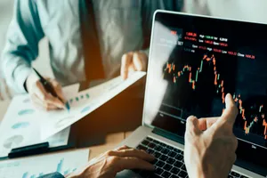 "Fondo interesante que busca crecimiento de capital a largo plazo con cobertura de exposición al dólar"