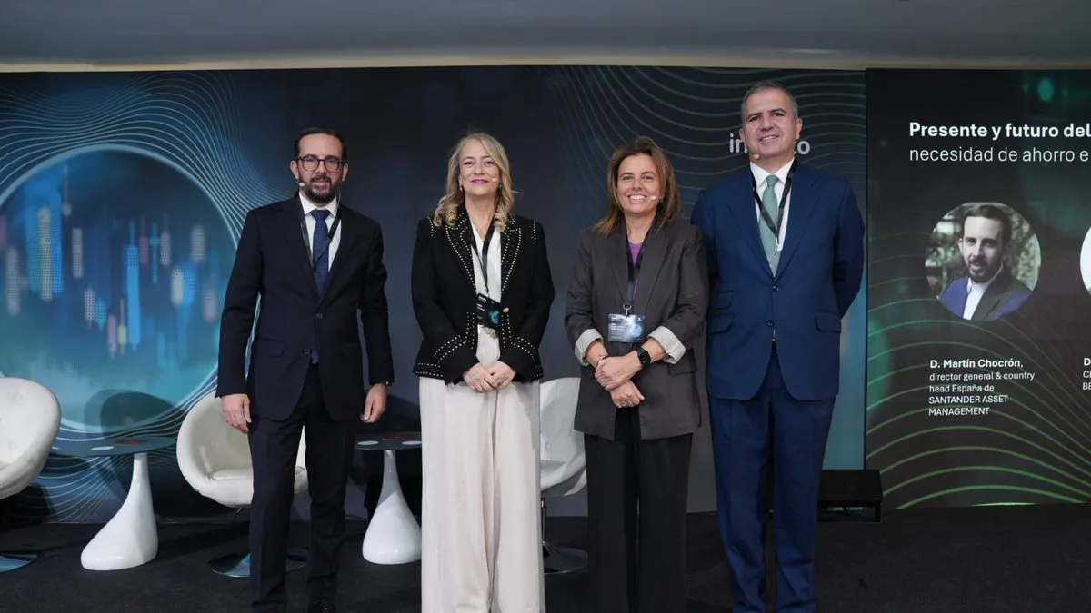 Antonio Ríos, Belén Blanco, Ana Martín de Santa Olalla y Martín Chocrón en la mesa del XVI Encuentro Nacional de la Inversión Colectiva