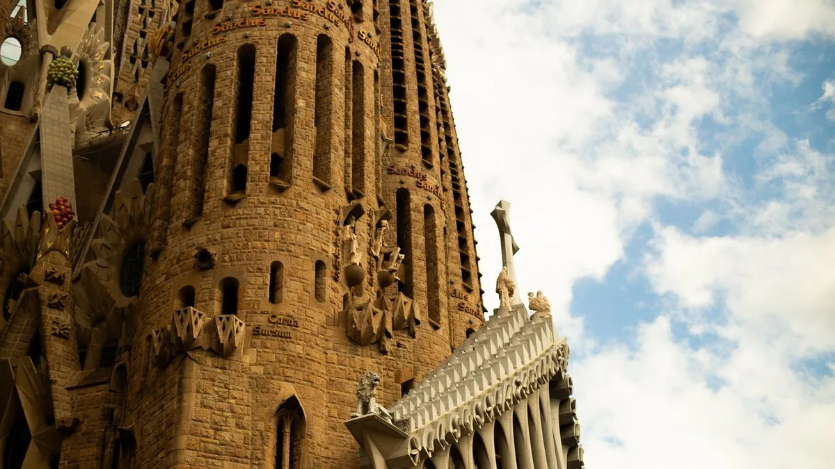 Cuánto se paga de hipoteca fija al mes en Barcelona: simulación con el piso medio de 2026