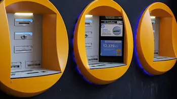¿Sacar dinero sin comisiones? CaixaBank cuenta con más de 11.000 cajeros en toda España