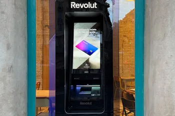 Revolut alcanzará los 200 cajeros en España y dará el salto a Canarias para finales de 2026